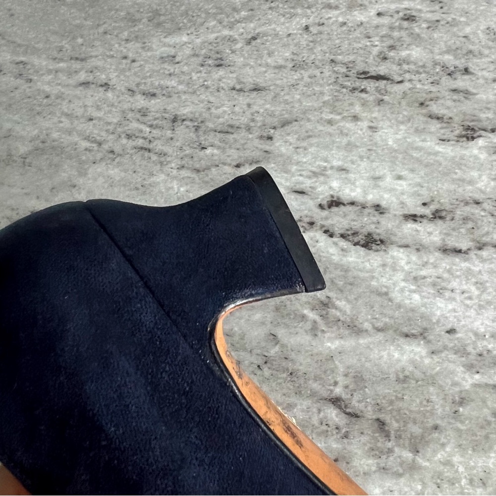 Salvatore Ferragamo Navy Suede Kitten Heels SZ 6 - Picture 7 of 8